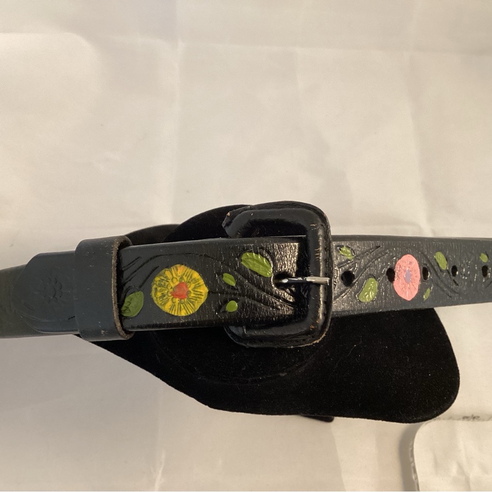Black leather belt with painted flowers
